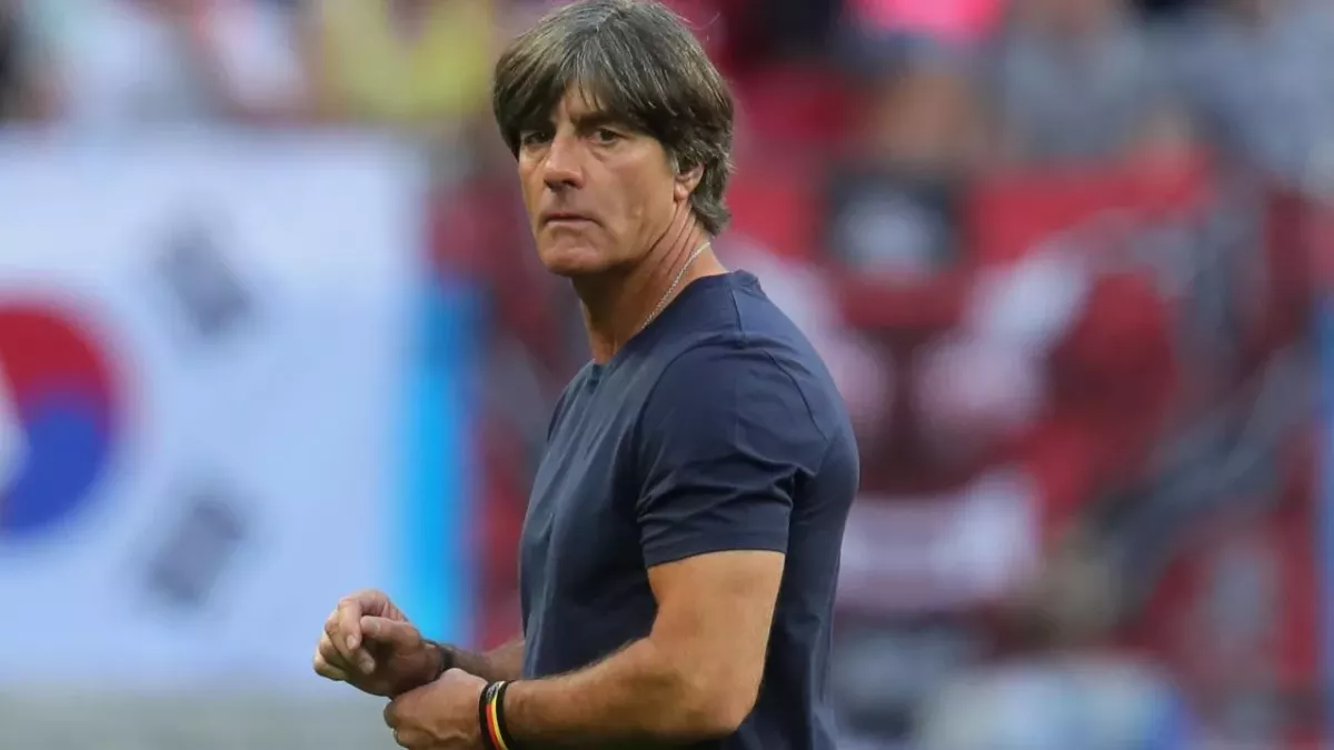 Darf Jogi Löw als Bundestrainer weitermachen?