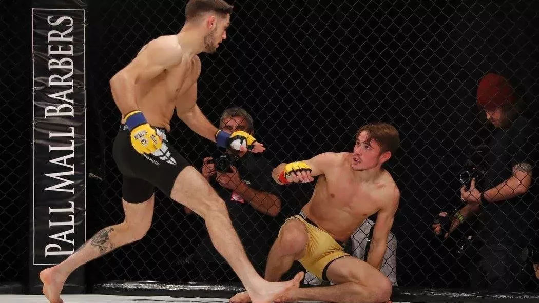 Nathaniel Wood ist eigentlich schon K. o.! Was ihm dann noch gelingt, geht in die MMA-Geschichte ein!