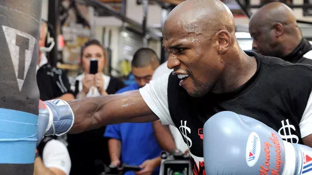 Floyd Mayweather spricht über seine Vorbereitung gegen McGregor