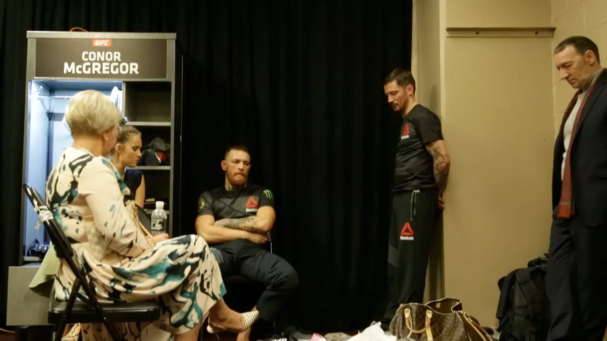 Ein unveröffentlichtes Umkleidekabinen-Foto von Conor McGregor nach seiner Niederlage gegen Nate Diaz taucht auf