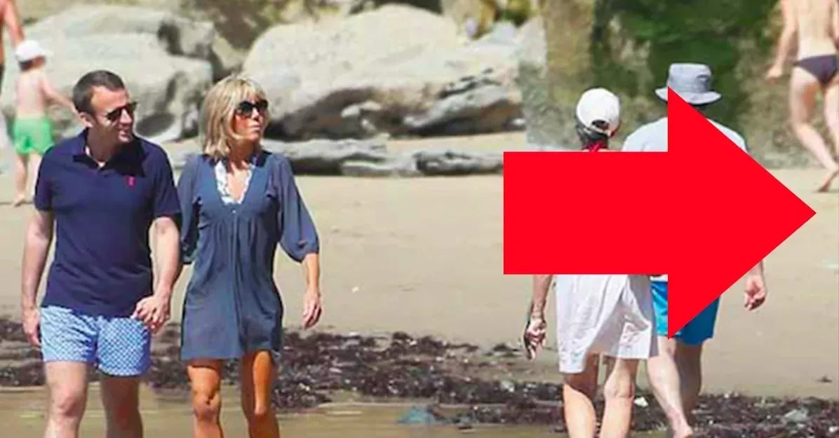 Französisches Präsidenten-Ehepaar: Ein Detail auf diesem Urlaubsfoto sorgt für viel Spott