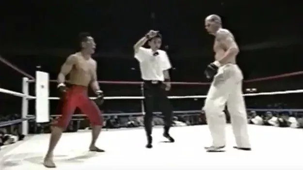 Kampf zwischen Yuki Nakai und Gerard Gordeau: 70 kg treffen auf 100 kg