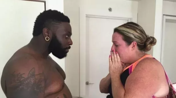 Der Sportcoach Adonis Hill nimmt 30 Kilo zu, um seine Kundschaft dazu zu motivieren, abzunehmen