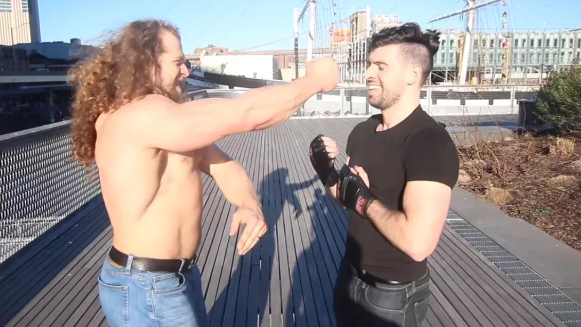 Ein Wing-Chun-Experte tritt gegen einen massiven Bodybuilder an!