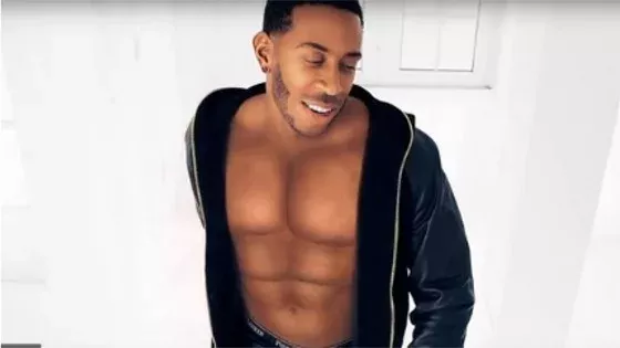 Seht euch die "Bauchmuskeln" von Ludacris in seinem neuesten Videoclip an! DIESES Detail wird euch schockieren!