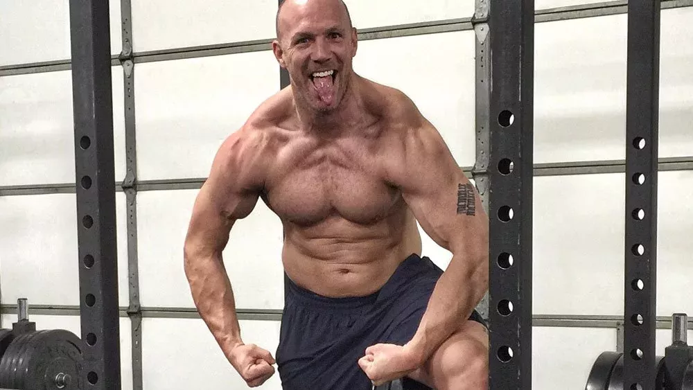 Mit diesem genialen Basis-Training kannst du über 10 Kilo Muskelmasse aufbauen!