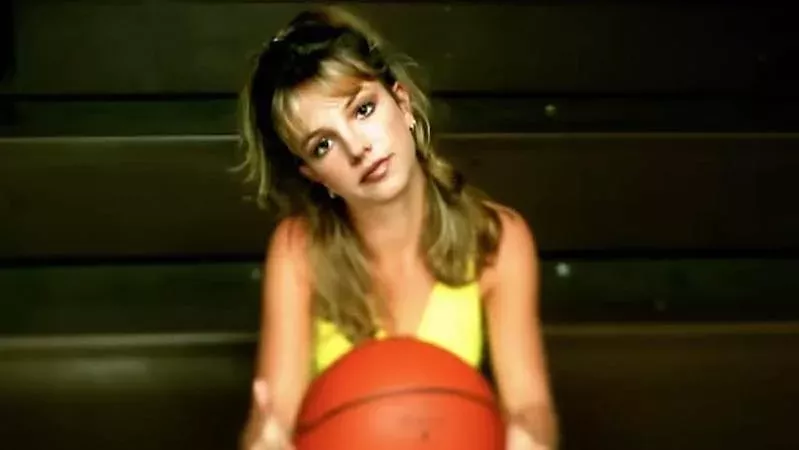 Kaum zu glauben: So alt ist Britneys Kult-Hit "Baby One More Time"!