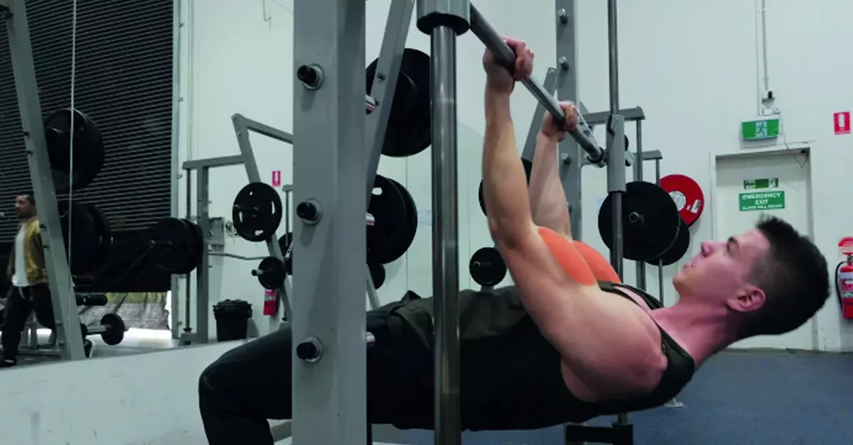 Wie man sich einen großen Bizeps ohne Gewichte aufbauen kann: Eine neue Technik für Curls