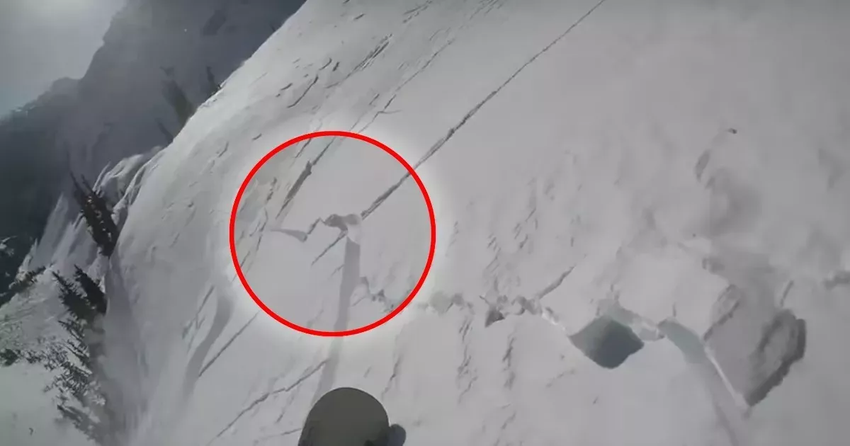 Snowboarder überlebt Lawine