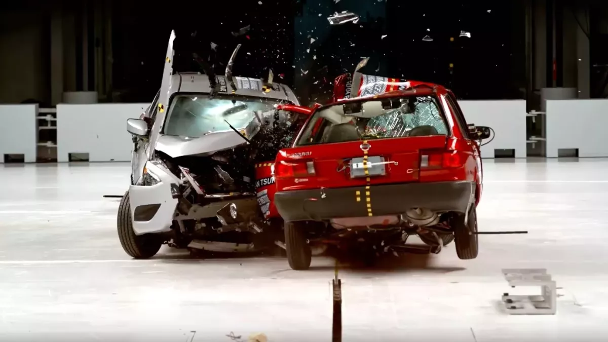 Crashtest mit einem Nissan Tsuru 2015 (Mexiko) und einem Nissan Versa 2016