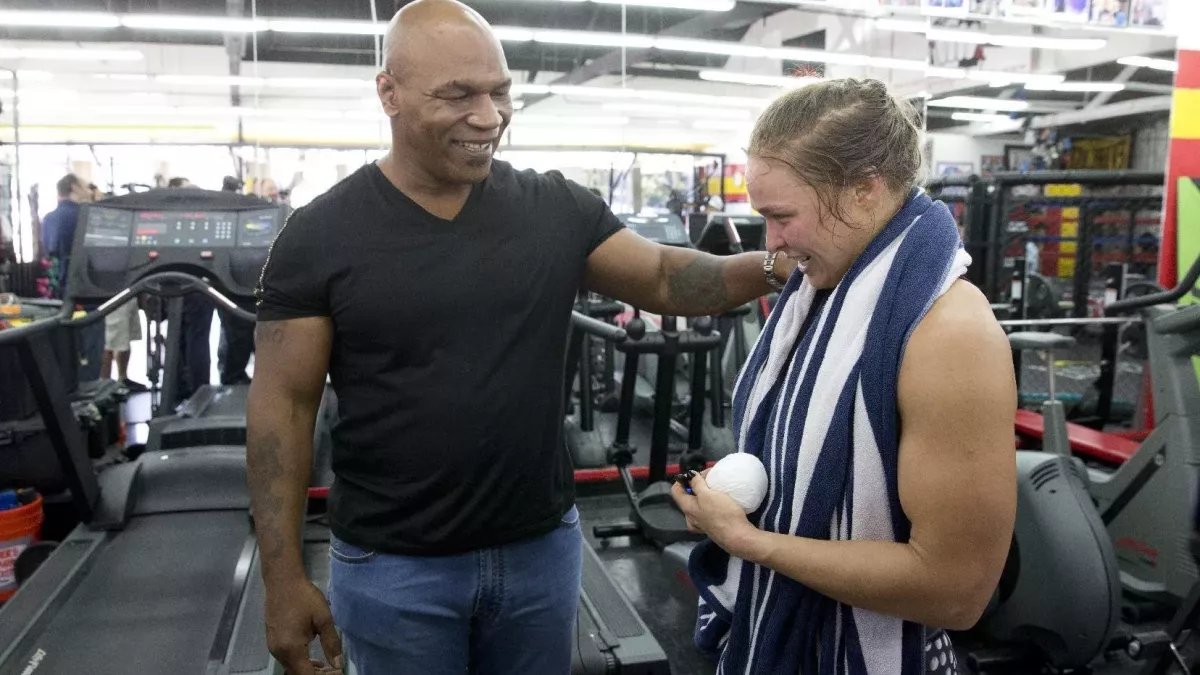 Mike Tyson besucht Ronda Rousey beim Training