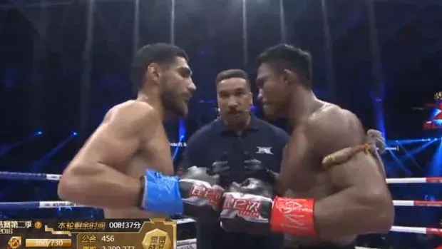Buakaw Banchamek gewinnt gegen den Franzosen Dylan Salvador