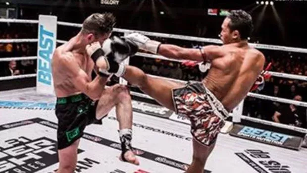 Wenn Muay Thai Legende Saenchai im Kickboxen antritt...