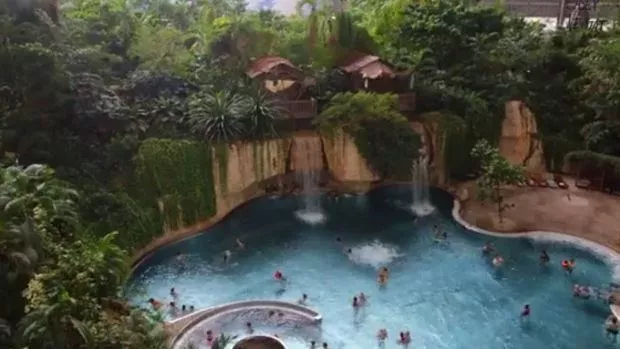 Schaut euch diesen riesigen Wasserpark in der Nähe von Berlin an