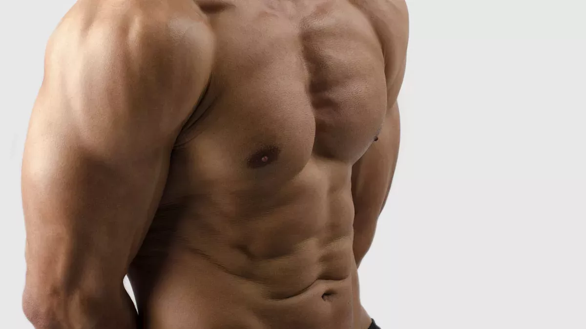 Brustmuskeltraining: Die perfekten Staggered Push Ups für mehr Abwechslung beim Training