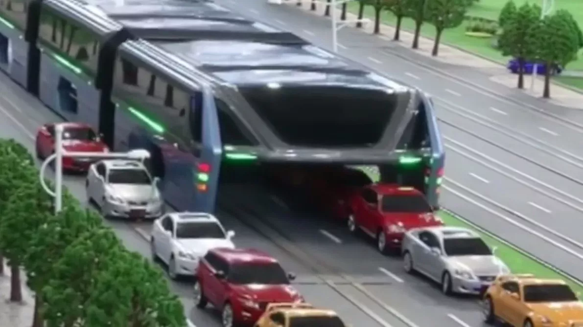 Neues Transportmittel: Dieser Riesenbus rollt über die Straßen Chinas