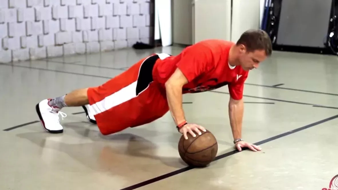 Wie kann man Liegestützen mit einem Ball machen?