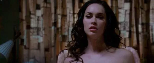 Megan Fox nackt im Film "Passion Play"