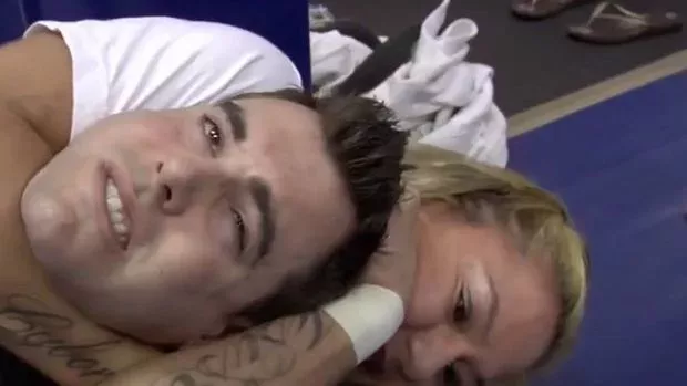 MMA: Diese Kämpferin erwürgt einen Journalisten innerhalb von 3 Sekunden