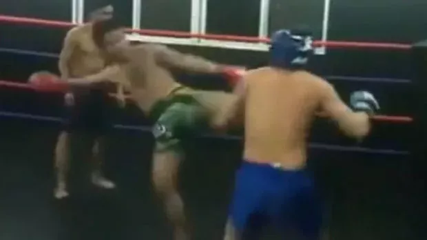 Er fordert einen Thaibox Trainer heraus, rechnet aber nicht mit einer derartigen Niederlage!