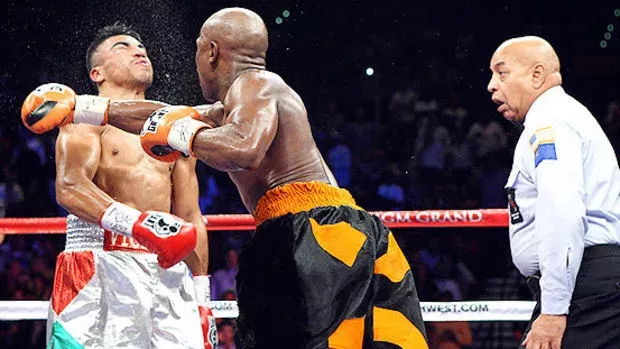 Floyd Mayweather und sein letzter Knockout: Der blamable K. o. gegen Victor Ortiz