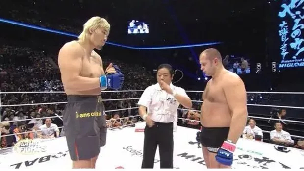 MMA: Der Tag, an dem Fedor Emalianenko einen Riesen niedergeschmettert hat