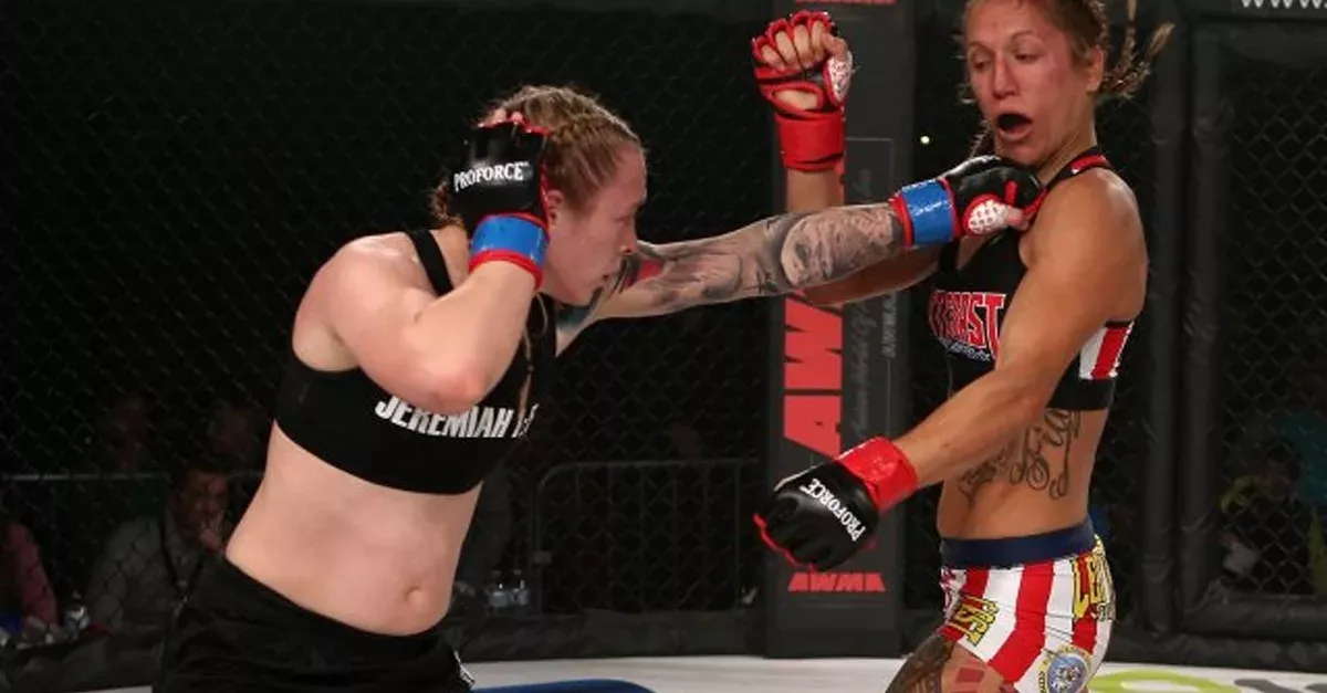 Invicta FC: Kal Schwartz platziert einen der brutalsten Ellbogenschläge des Jahres