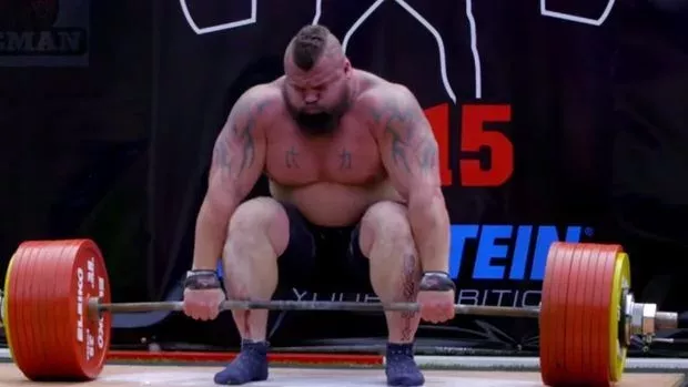 Eddie "The Beast" Hall stellt einen neuen Rekord auf