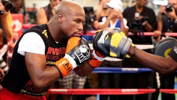 Floyd Mayweathers verrückte Schnelligkeit während des Trainings mit Chris Eubank Jr.