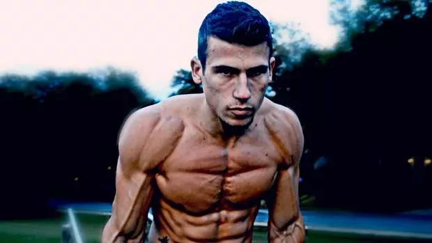 Street Workout: Das unglaubliche Training eines Gymnasten