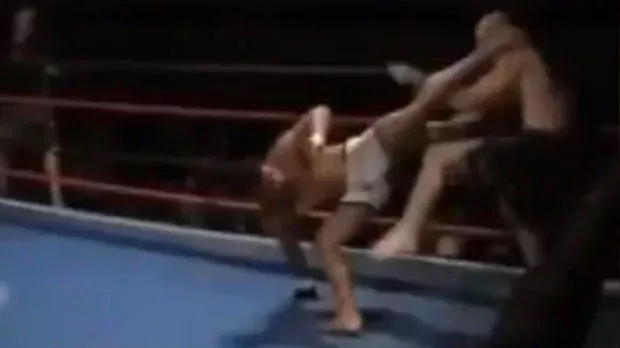 Free Fight: Ein Capoeira-Spezialist setzt den K.O. des Jahres!