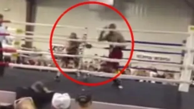 Übermächtiger Gegner? Dieser Boxer simuliert seinen eigenen K.O.