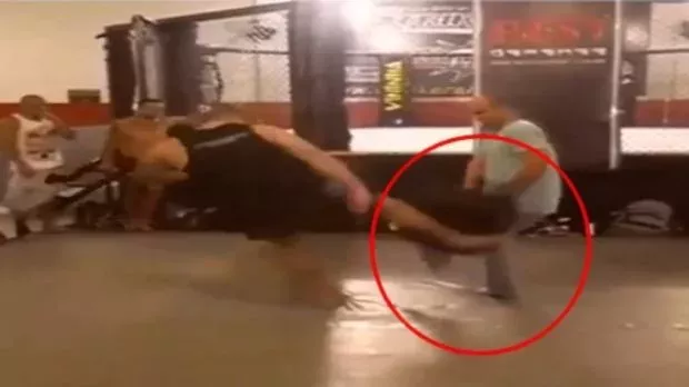 MMA: Pedro Rizzo wirft einen Journalisten mit einem übermächtigen Tritt zu Boden