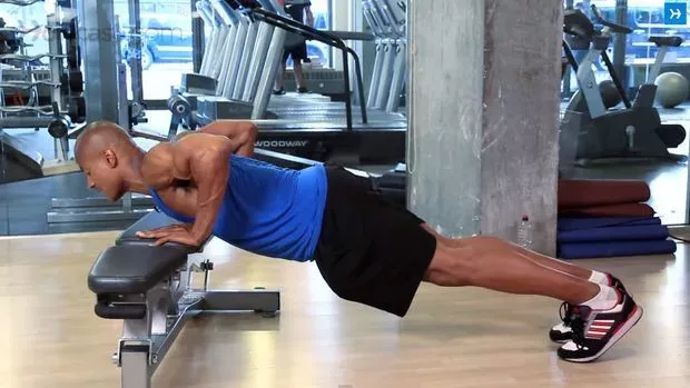 Incline Press-Ups: eine kurze Übung für den Aufbau des Oberkörpers