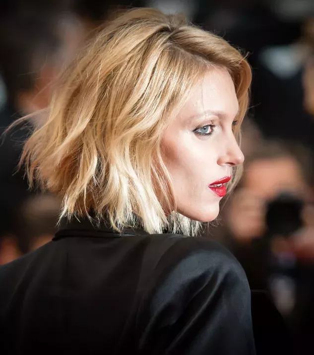 Dieses Model sorgt beim Filmfestival in Cannes für Aufregung, weil sie ein Kleidungsstück weggelassen hat