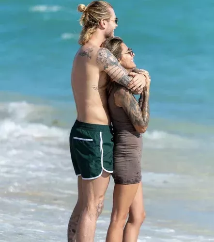 Loris Karius angelt sich eines der heißesten deutschen Models