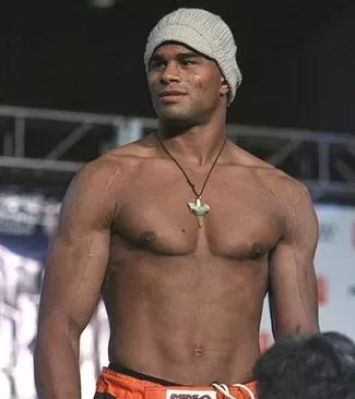 Die beeindruckende körperliche Verwandlung von Alistair Overeem