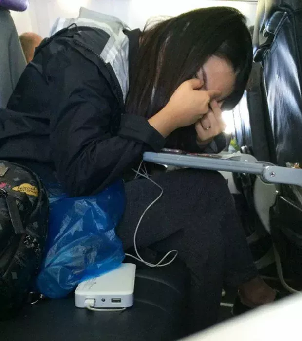 Heimliche Fotos von Stewardessen: Diese Bilder sind schockierend