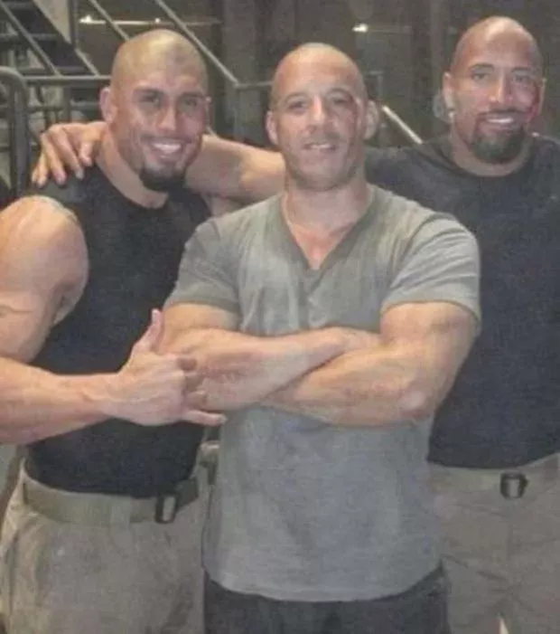 The Rock und sein Doppelgänger sind wie siamesische Zwillinge! Erkennst du den echten Dwayne Johnson?