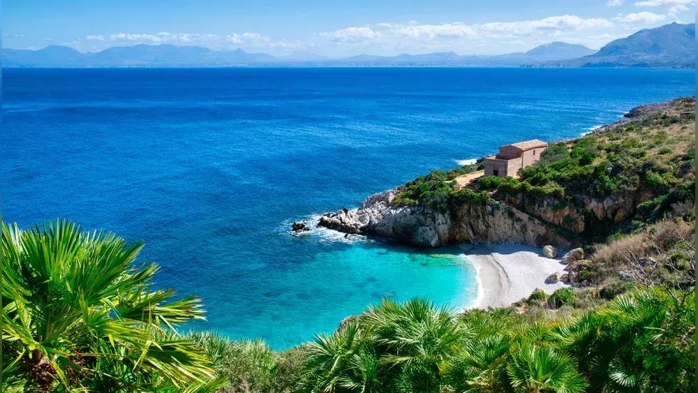 Strand-Urlaub im Herbst: So weit müssen Sonnenhungrige nicht reisen