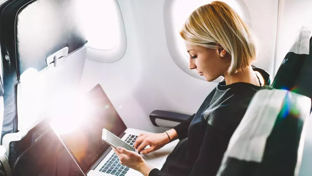 Vernetzt über den Wolken? Das kostet Internet im Flugzeug
