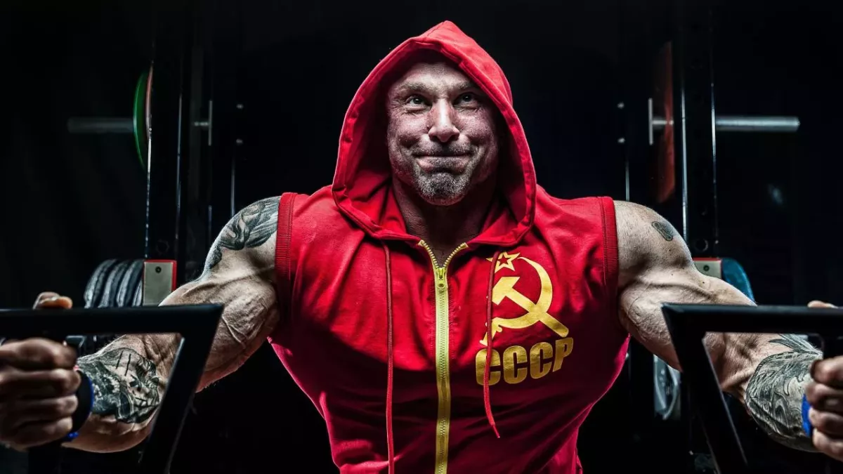 Ein Bodybuilder beim Training