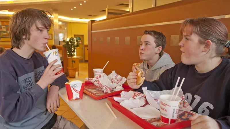 Sie gehen in München zu McDonald's - Dann infizieren sie sich mit hochansteckendem Virus