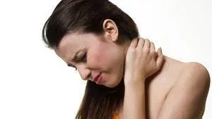 Torticollis acutus, spasticus und muscularis: Symptome, Behandlung und Therapie, was ist zu tun im Fall von einem Schiefhals?