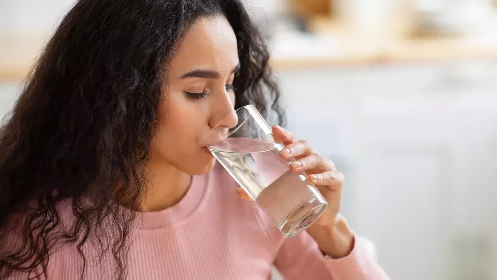 Wasservergiftung: Dann wird das Trinken von zu viel Wasser gefährlich