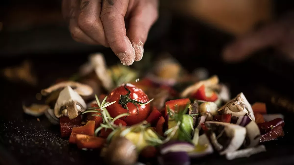 Diät und Ernährung: Zu dieser Uhrzeit müsst ihr essen, um euren Fettabbau zu optimieren!