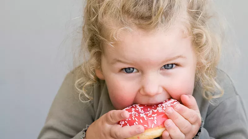 Kinder essen zu viel Zucker