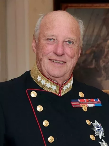 King Harald V of Norway (29741494632) (cropped)