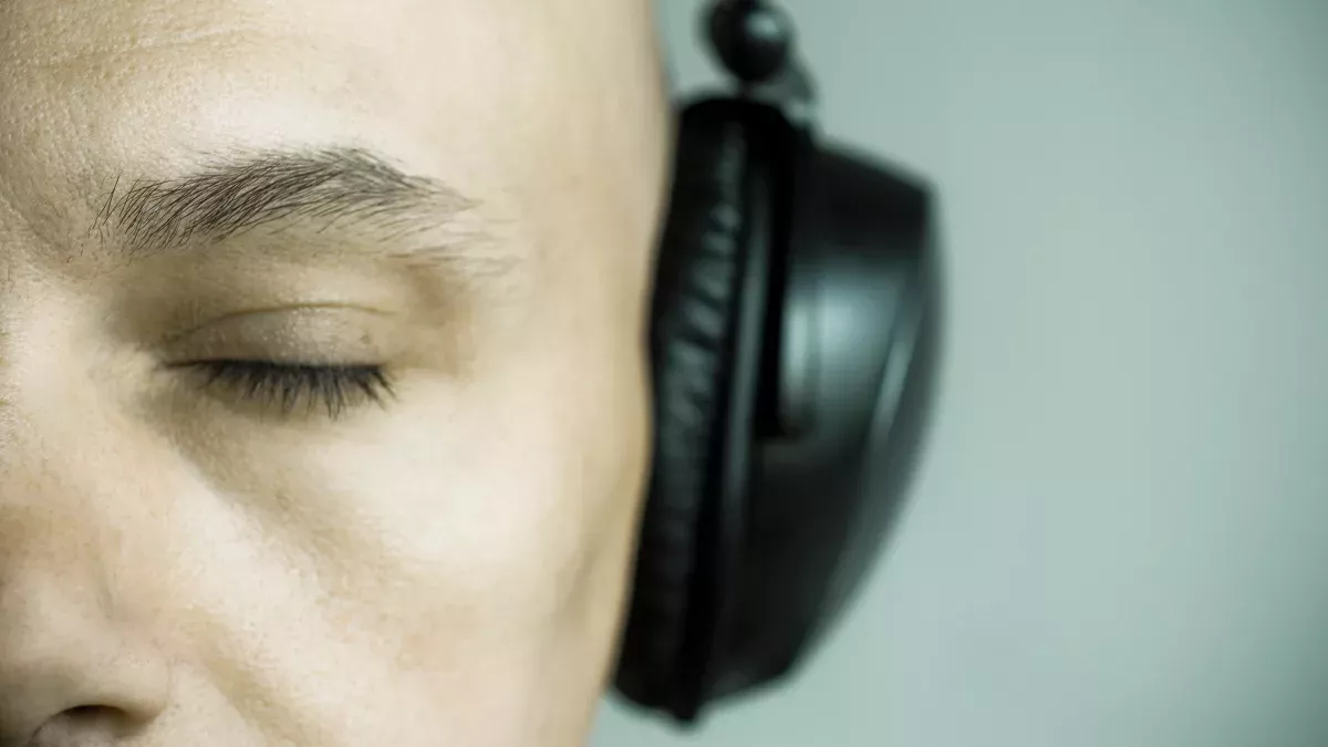 Musikalbum mit den Augen produzieren