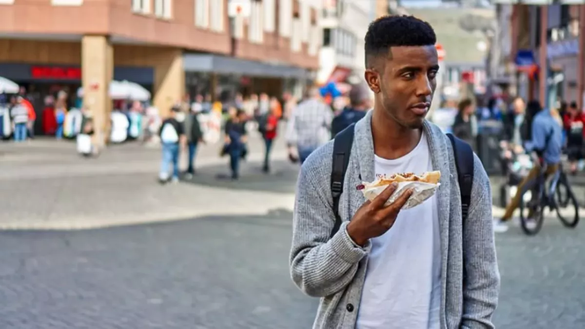 Student isst 2 Wochen lang nur beim Schnellimbiss: Diese unerwartete Folge erschreckt ihn am meisten!